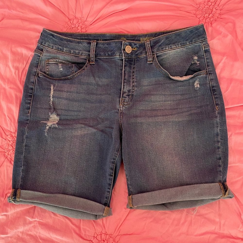 *Like New* Worn Once SO Bermuda Shorts
